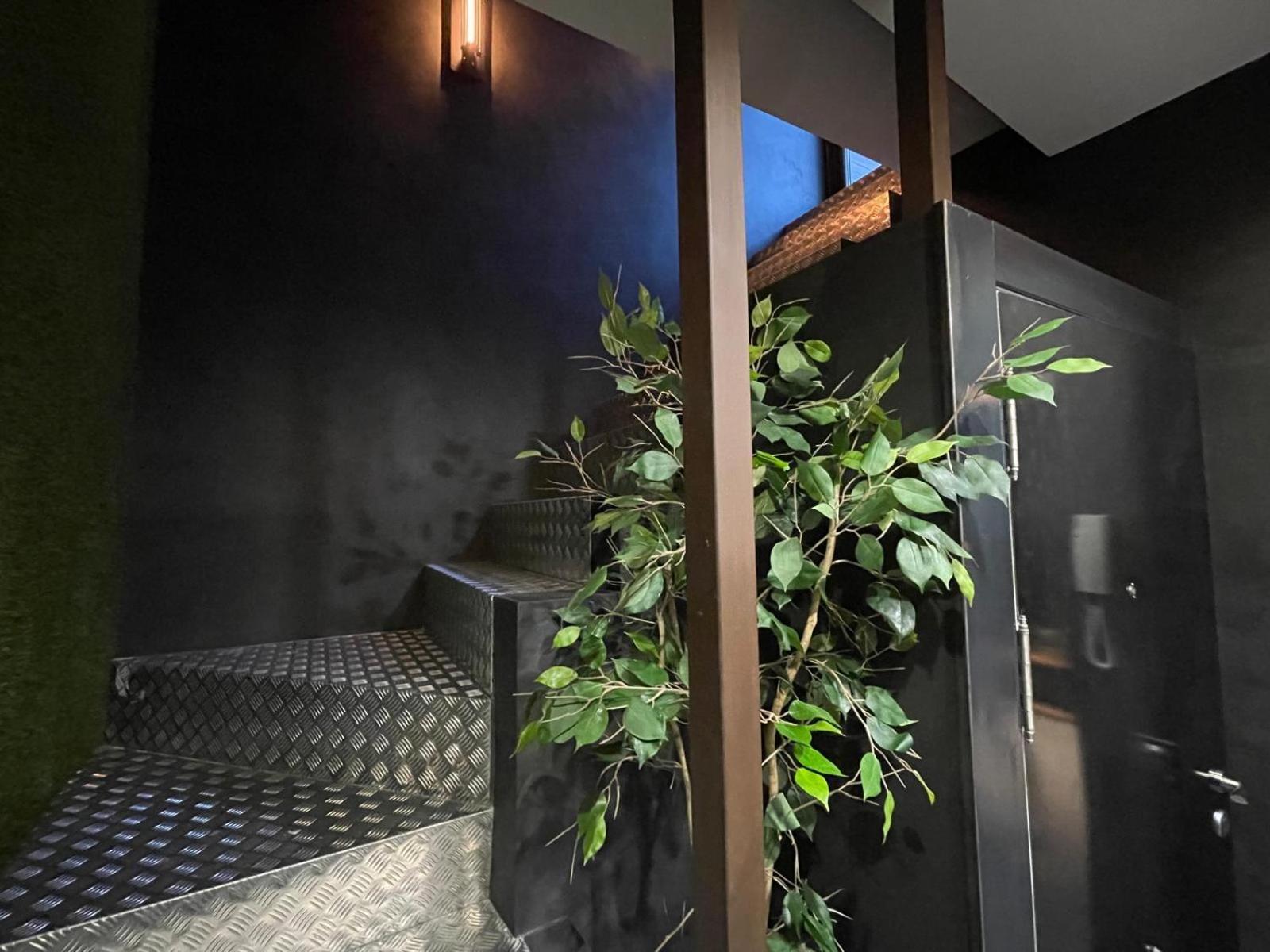 Skyline Apartment *